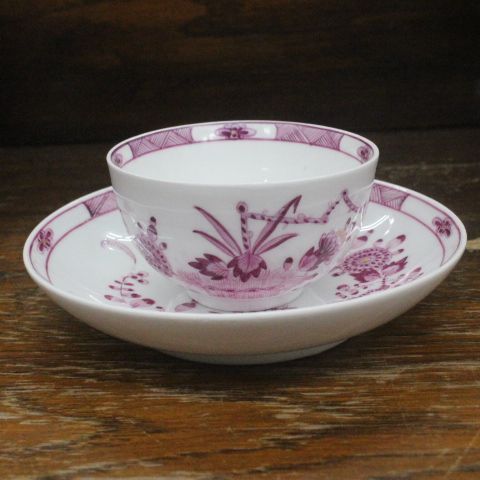 200-250年前のマイセンです。マイセン マルコリーニ 1774年-1814年