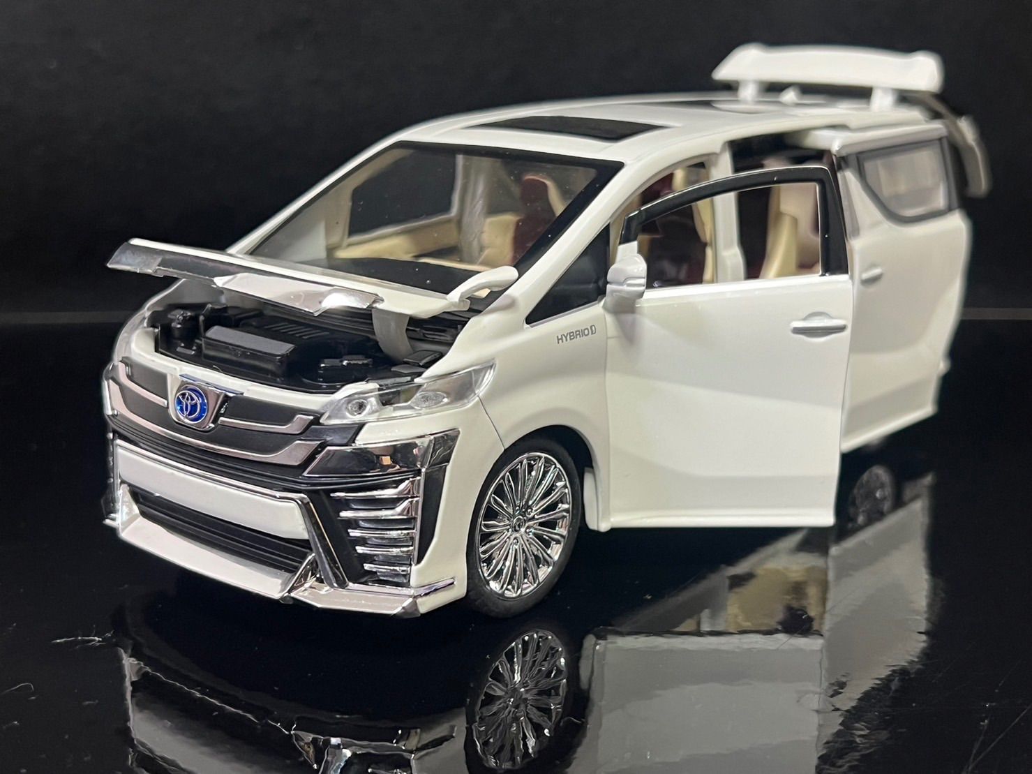 トヨタ TOYOTA ヴェルファイア 1/24 ミニカー ホワイト H107