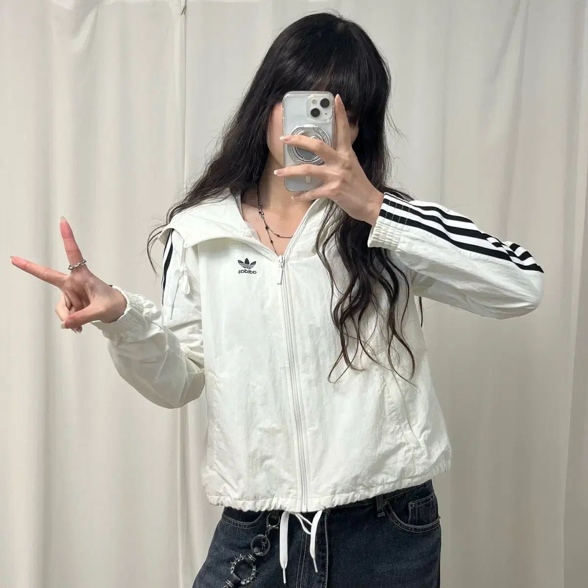 アディダス 白 ロックアップ ウィンドブレーカー
