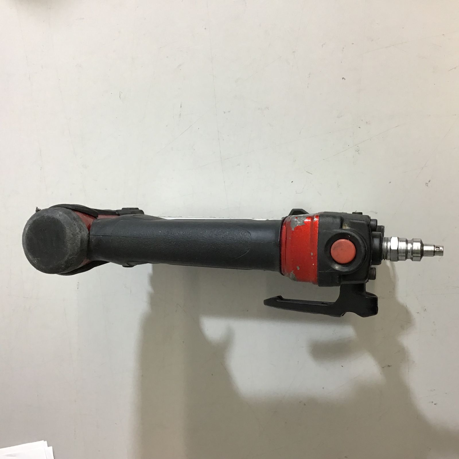 中古品】〇マキタ(makita) 高圧エアタッカ エアダスタ付 10mm 赤 AT1025HB【戸田店】 - メルカリ