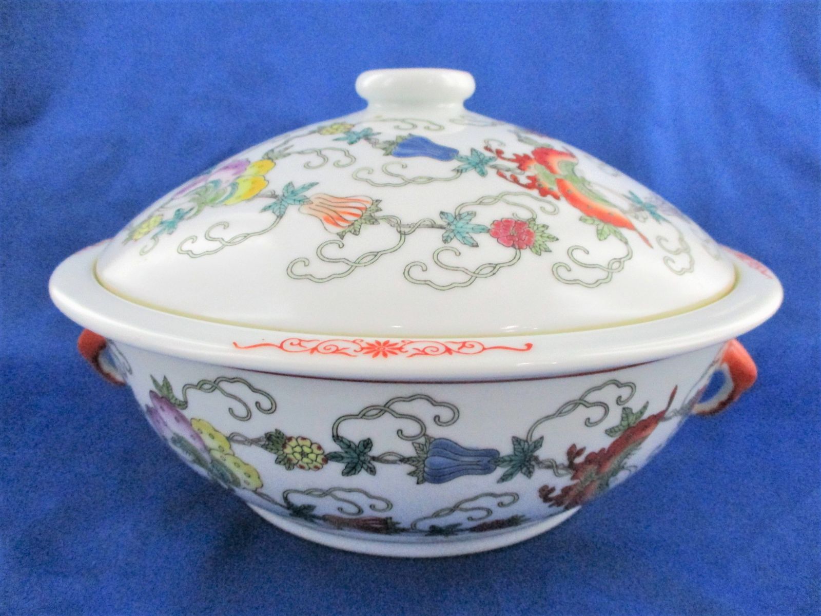 景徳鎮 粉彩花蝶紋 N 手描き ◇中国古陶磁 中国景徳鎮 粉彩花蝶紋 蓋付き 鍋 レンゲ付き 色絵磁器