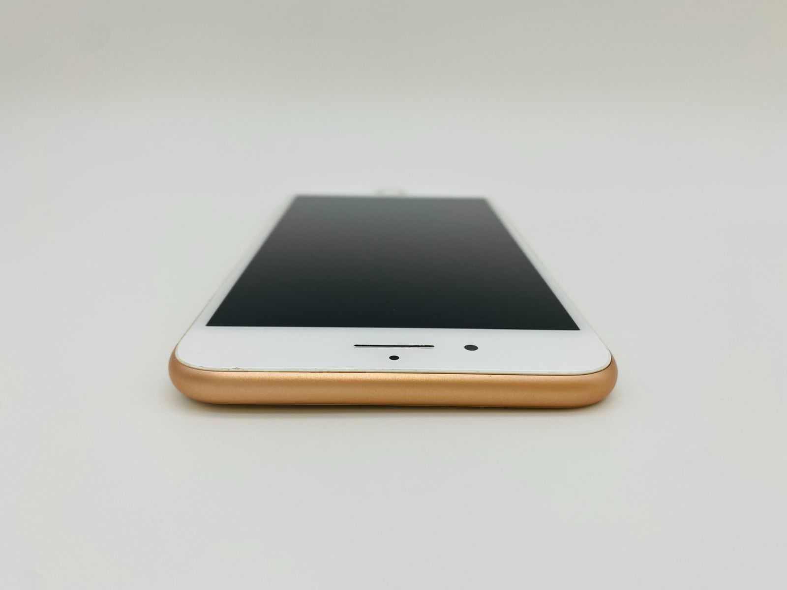 024 ☆美品☆iPhone8 Plus 64GB ゴールド/シムフリー/大容量3400mAh