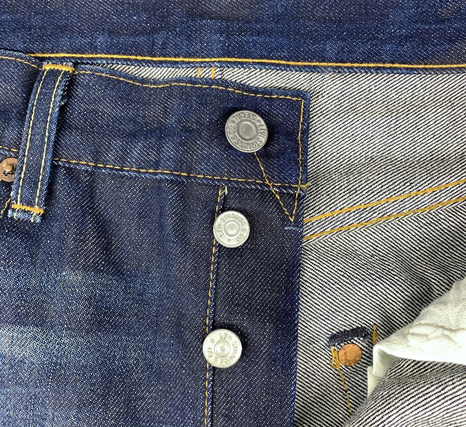 Levi’s Vintage Clothing (リーバイスヴィンテージクロージング) 501XX デニムパンツ ジーンズ ボタンフライ 復刻  セルビッチ 赤耳 ビッグE トルコ製 W31 L32 インディゴ メンズ/025