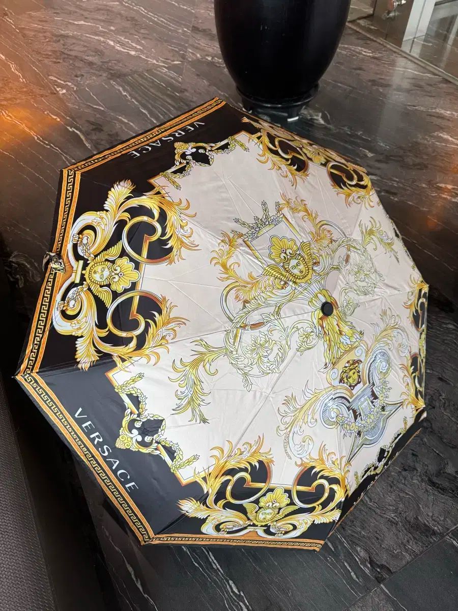 Versace ヴェルサーチェ シグニチャー 3 オート 傘|パラソル