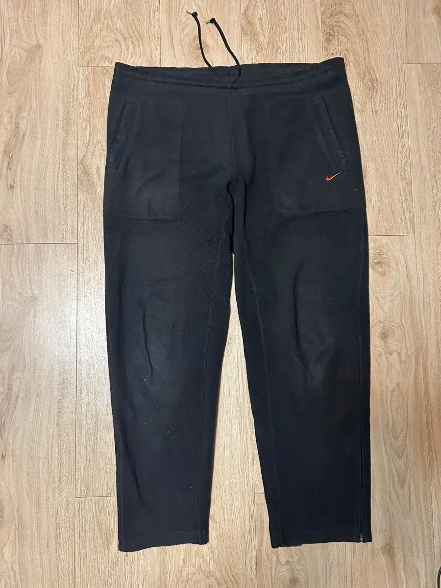 Nike(ナイキ） WHOIS ワイド トラックパンツ