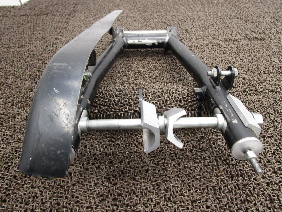 ドカティ 350XL パンタ スイングアーム チェーンカバー A6068 リアアクスルシャフト DM350XL ドゥカティ DM350L DUCATI キャブ車 BRIGHTFACE_UK