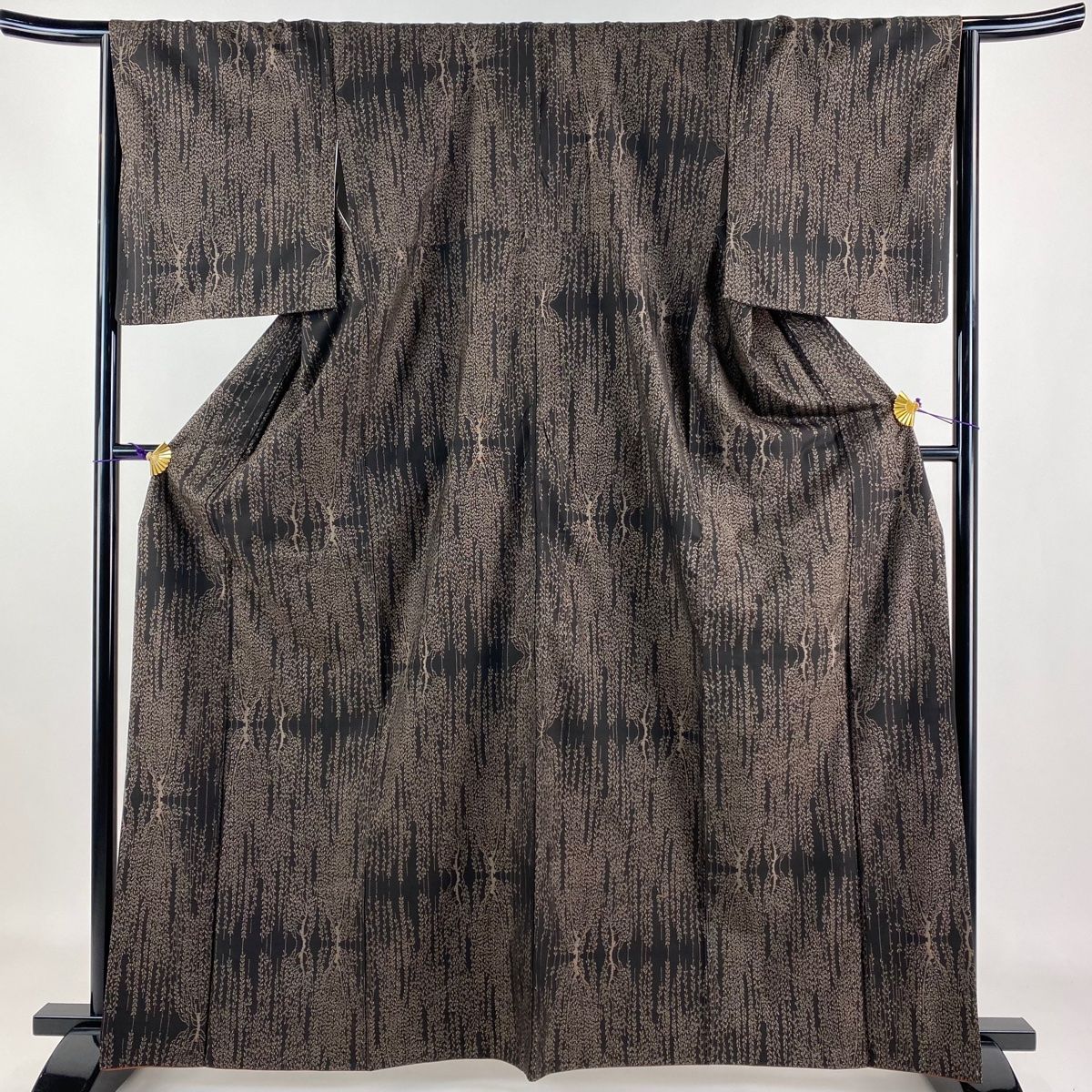 大島紬 身丈164.5cm 裄丈66.5cm M 袷 桑原啓之介 都城 落款 斜縞 灰白 正絹 逸品 大島紬 身丈162.5cm 裄丈66.5cm M 大島紬 美品 逸品 証紙 都喜