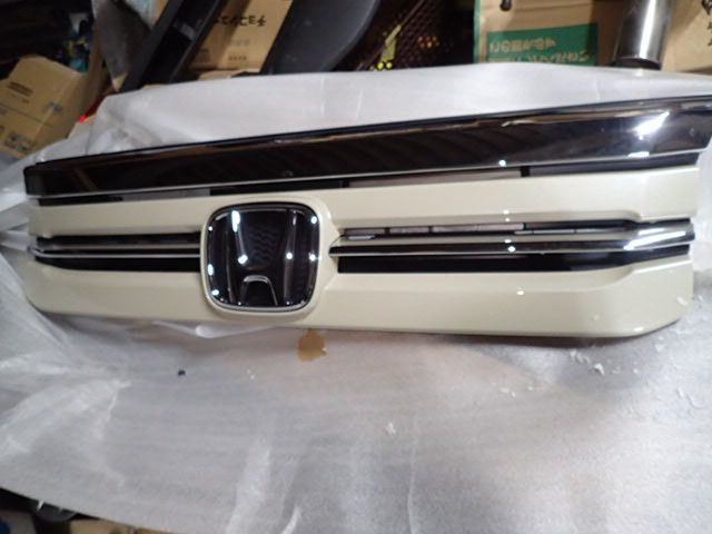 美品 N-BOX Nボックス JF1 後期 フロントグリル アイボリーパール系 N
