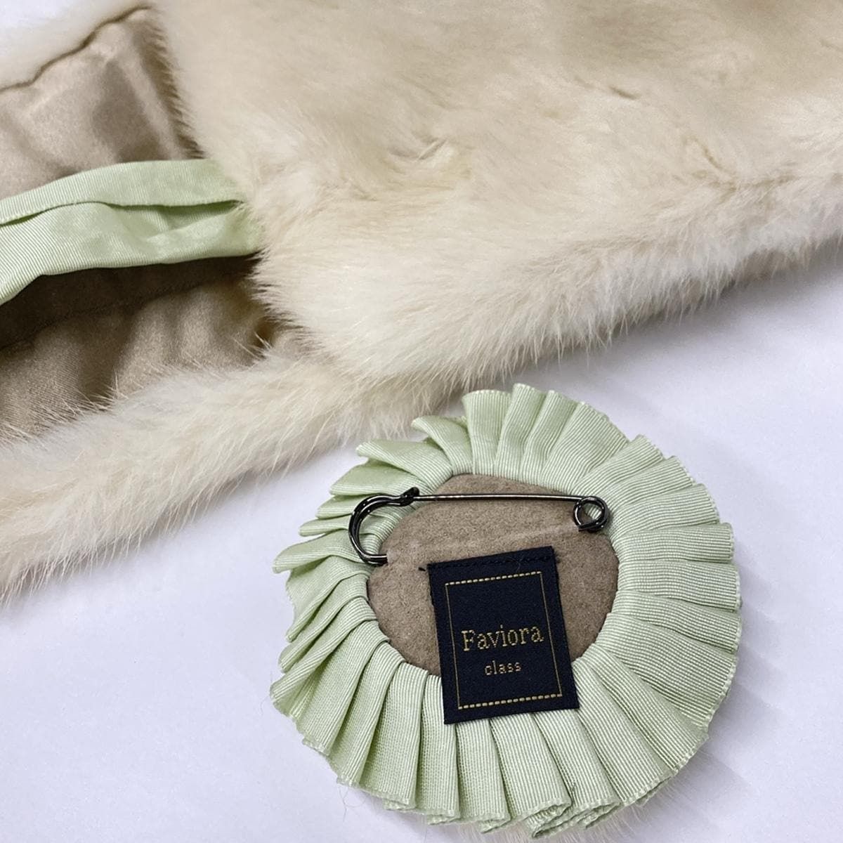 Faviora(ファビオラ) マフラー美品 - アイボリー×ライトブラウン  