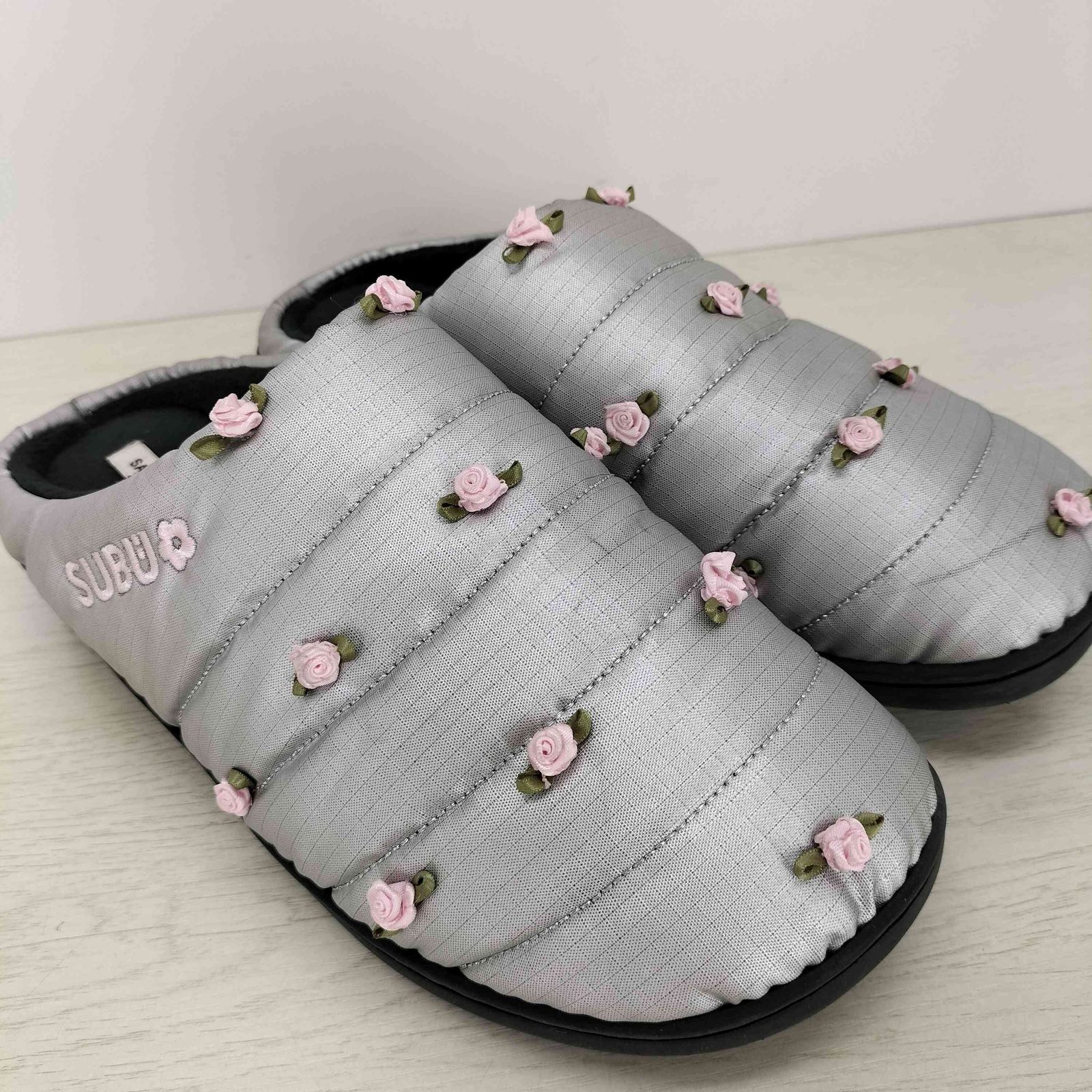 スブ SUBU SANDY LIANG SLIPPERS in ROSETTES レディース 表記無