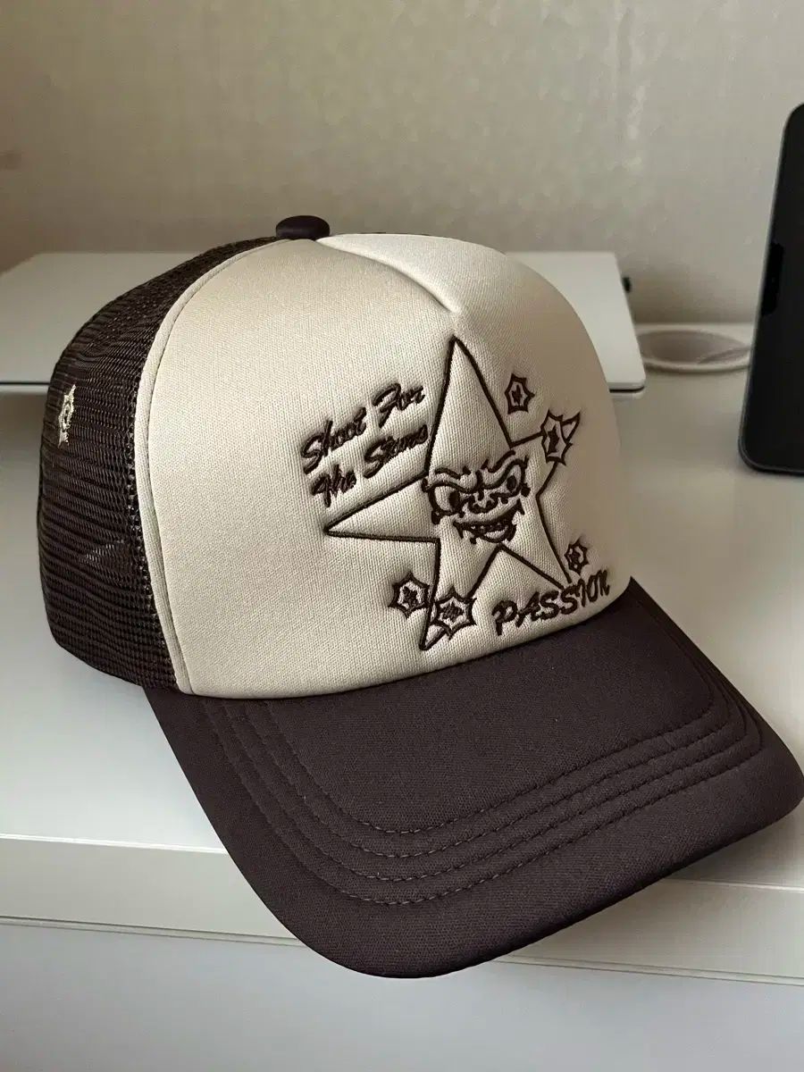 Passion トラッカーキャップ ブラウン