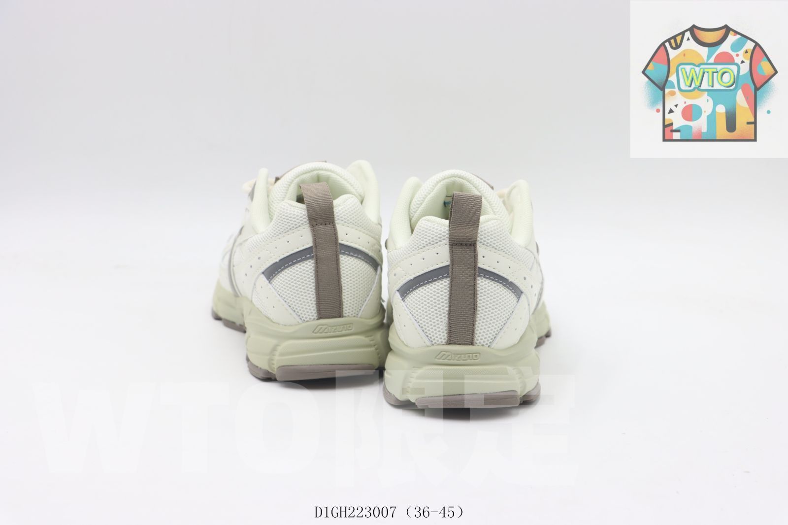 ミズノのランニングシューズ ホワイト＆グレー