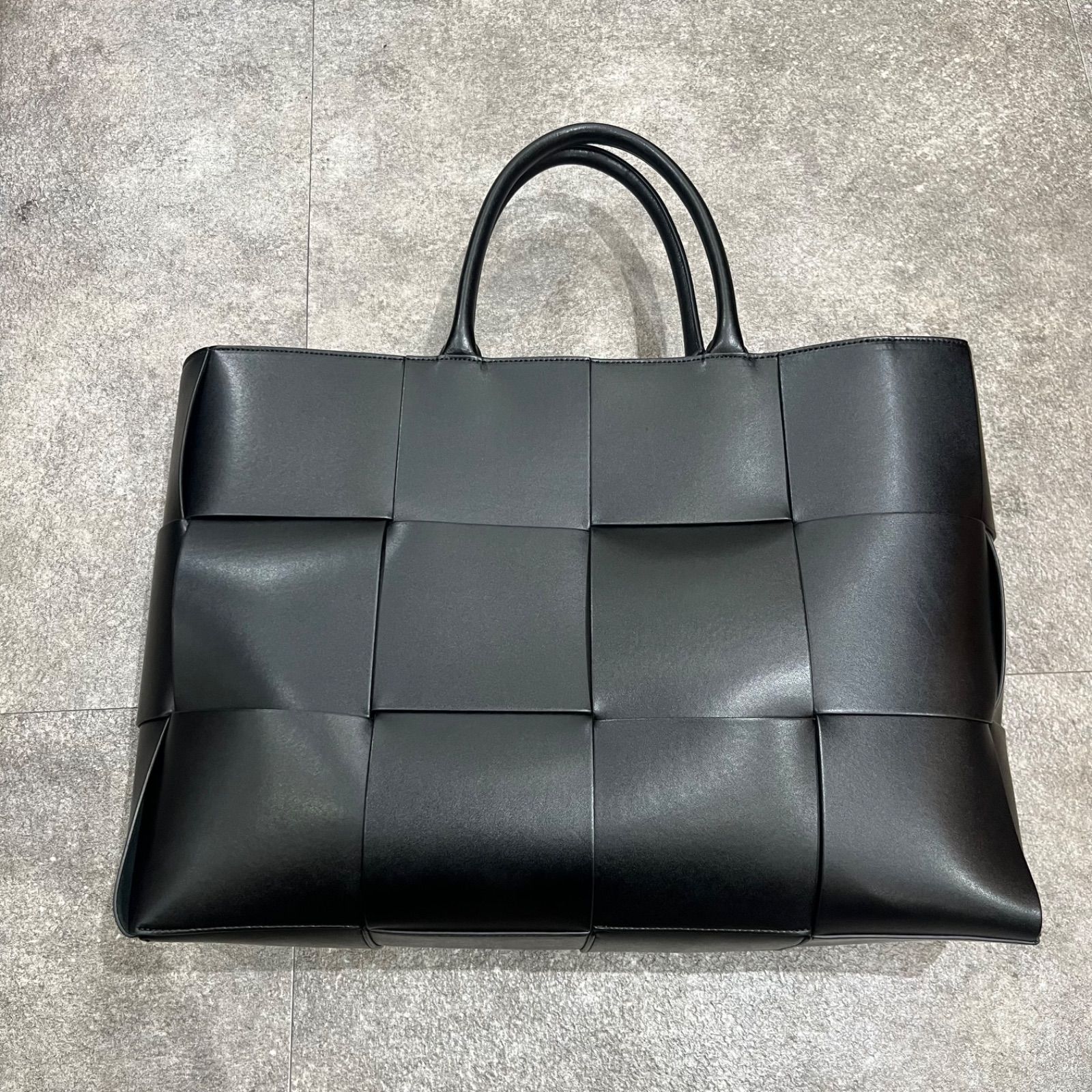 上代638000円 BOTTEGA VENETA ラージアルコトートバッグ マキシ 