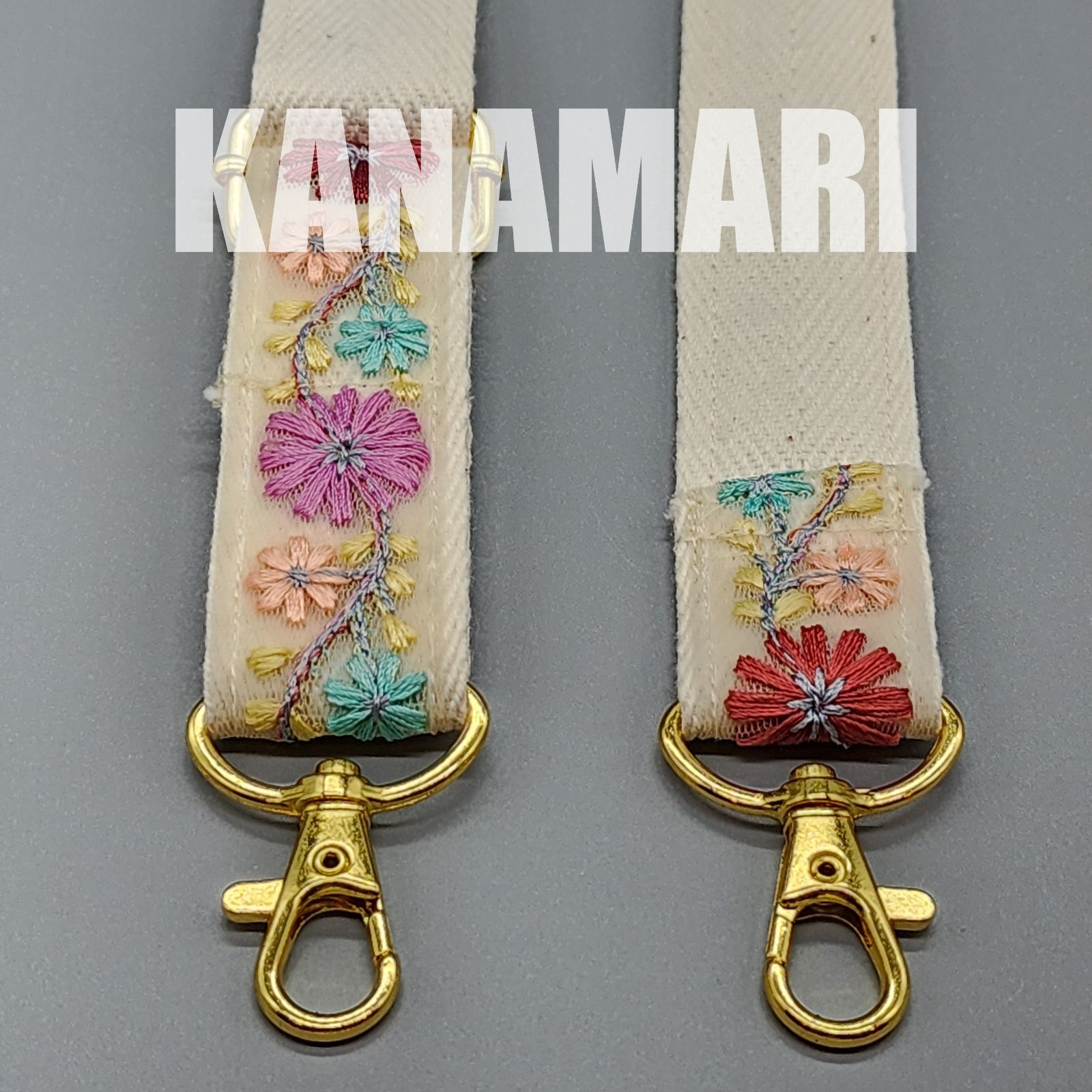 [162-2]インド刺繍リボンのスマホ用ネックストラップ・ショルダーストラップ（白・生成り系、金具：ゴールド系）、ハンドメイド