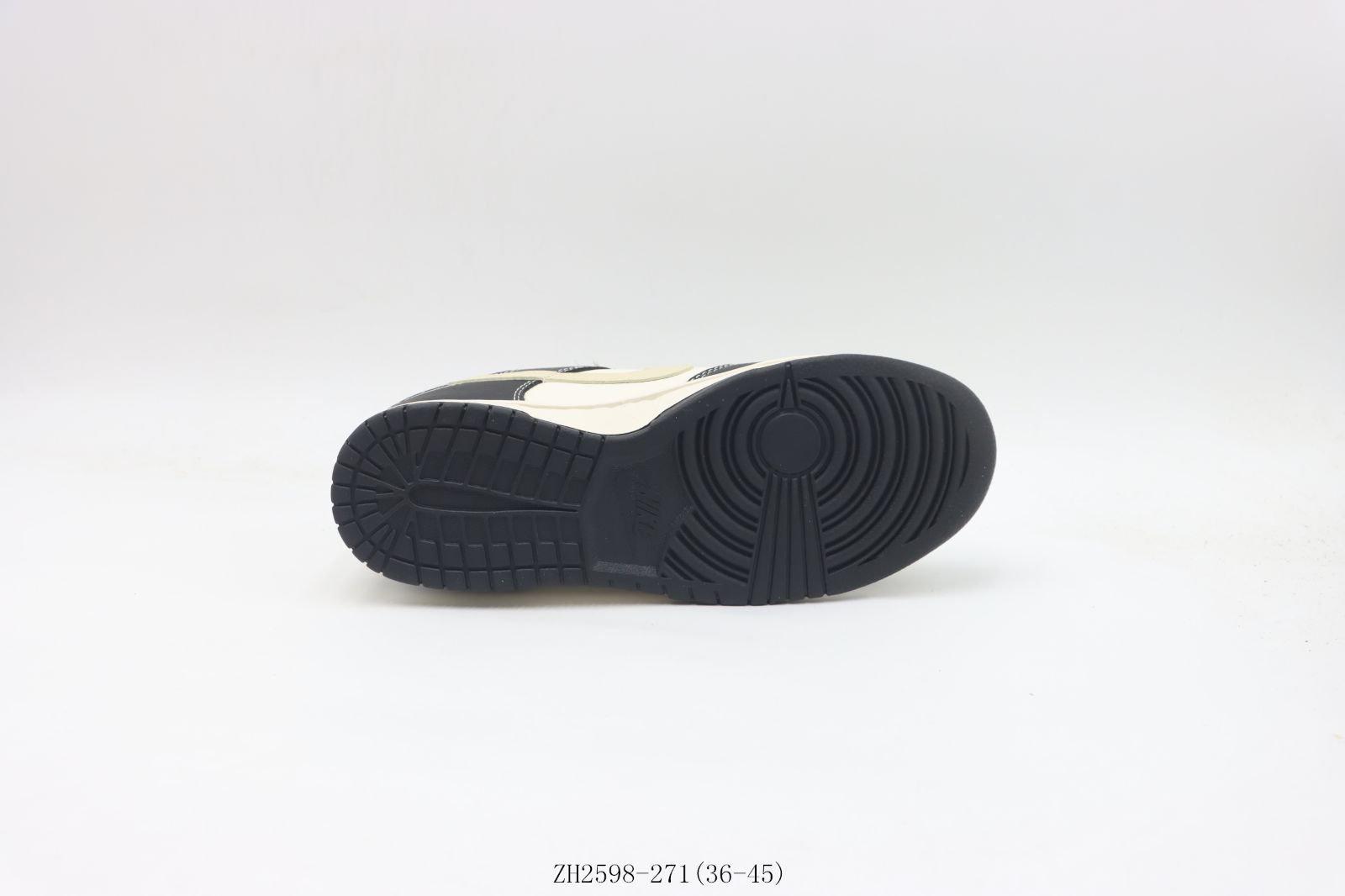 今日特価】ナイキ NIKE スニーカー ブラックホワイト Stussy