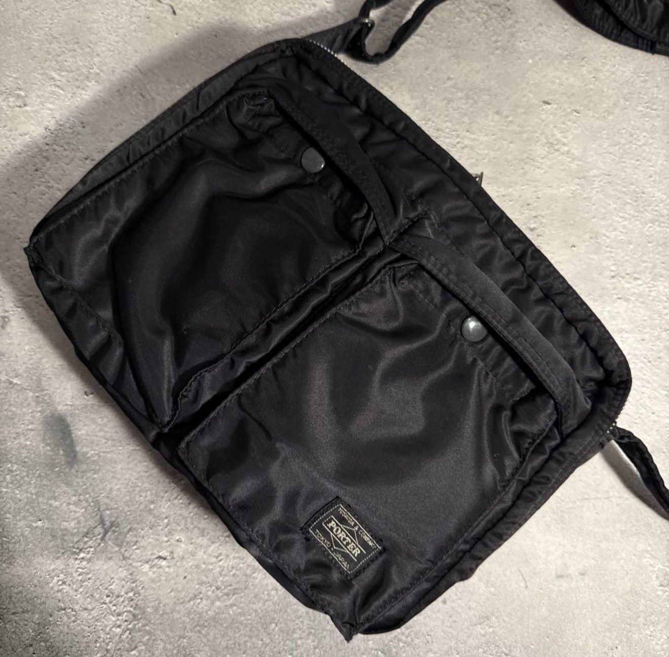 ✨PORTER タンカー ショルダーバッグ ブラック✨ R4 265 - メルカリ