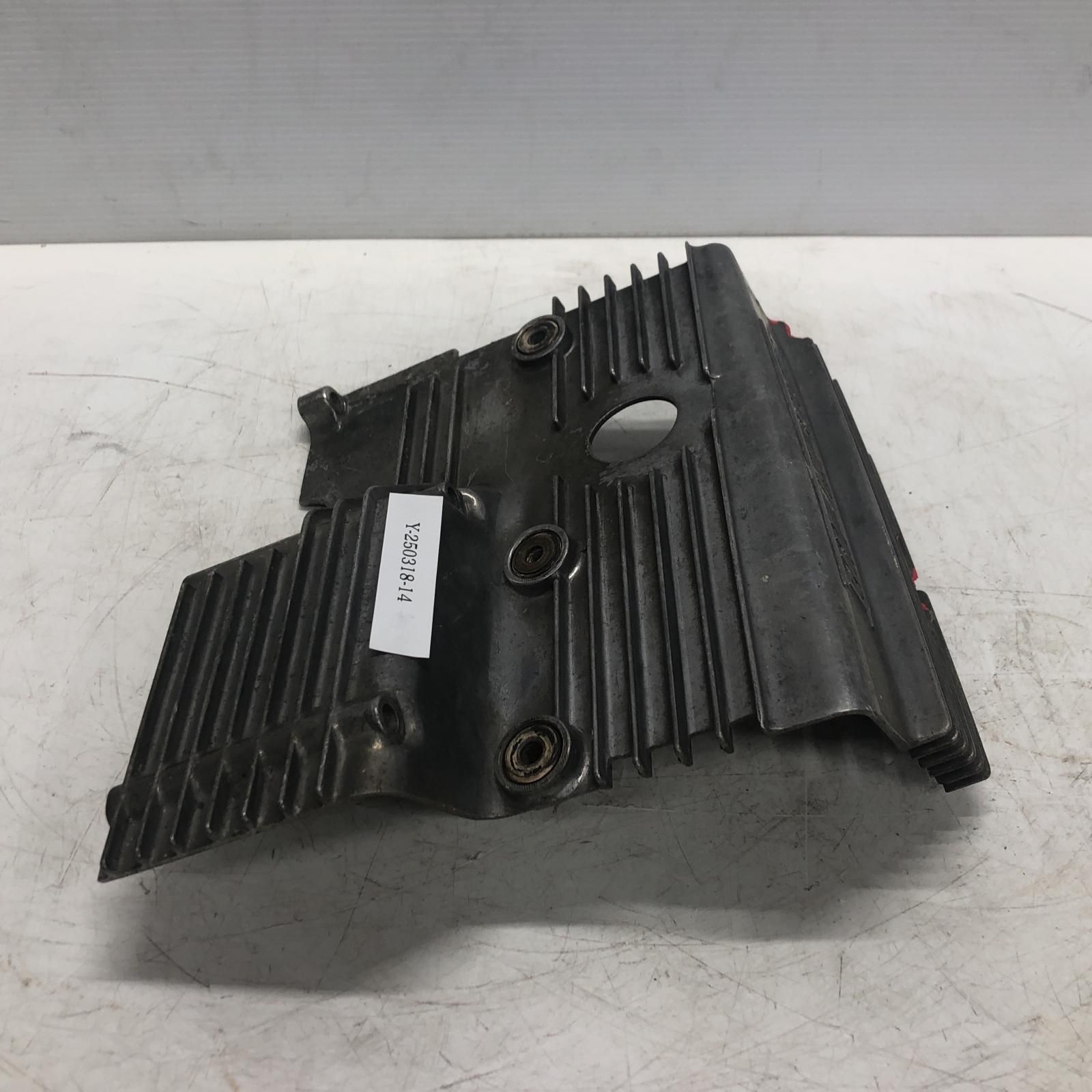 スズキ GT380 ヘッドカバー スズキ GT380後期 エンジン ヘッドカバー