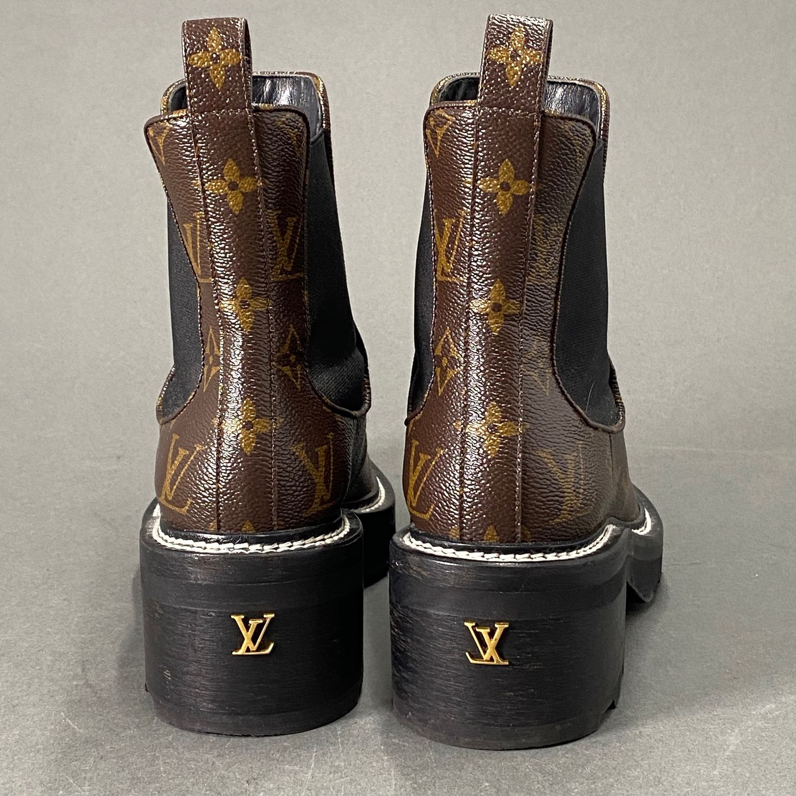 k14 定価\240,900 LOUIS VUITTON ルイヴィトン LV ボブール ライン アンクルブーツ 1A8QCN 24.0cm ブラウン  パテント モノグラム サイドゴア レザーパッチ ハイブランド