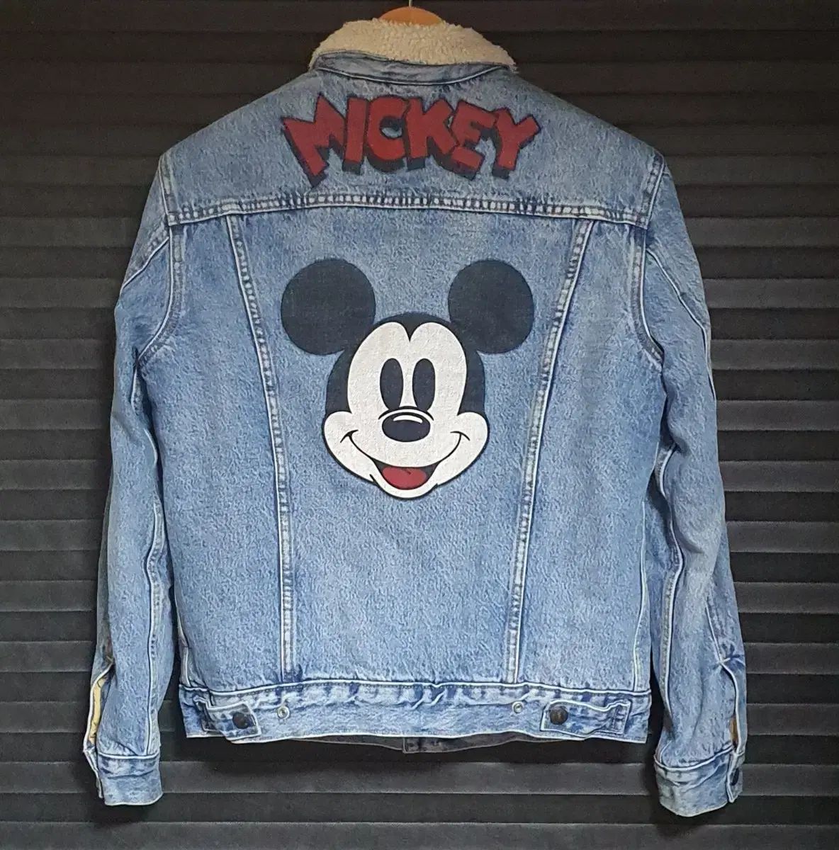 M サイズ LEVI'S(リーバイス) ミッキーマウス コラボ シェルパ トラッカー デニム ジャケット
