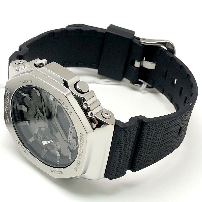G-SHOCK ジーショック GM-2100-1A メタルカバード オクタゴン カシオーク LEDライト シルバー×ブラック 2021年8月発売
