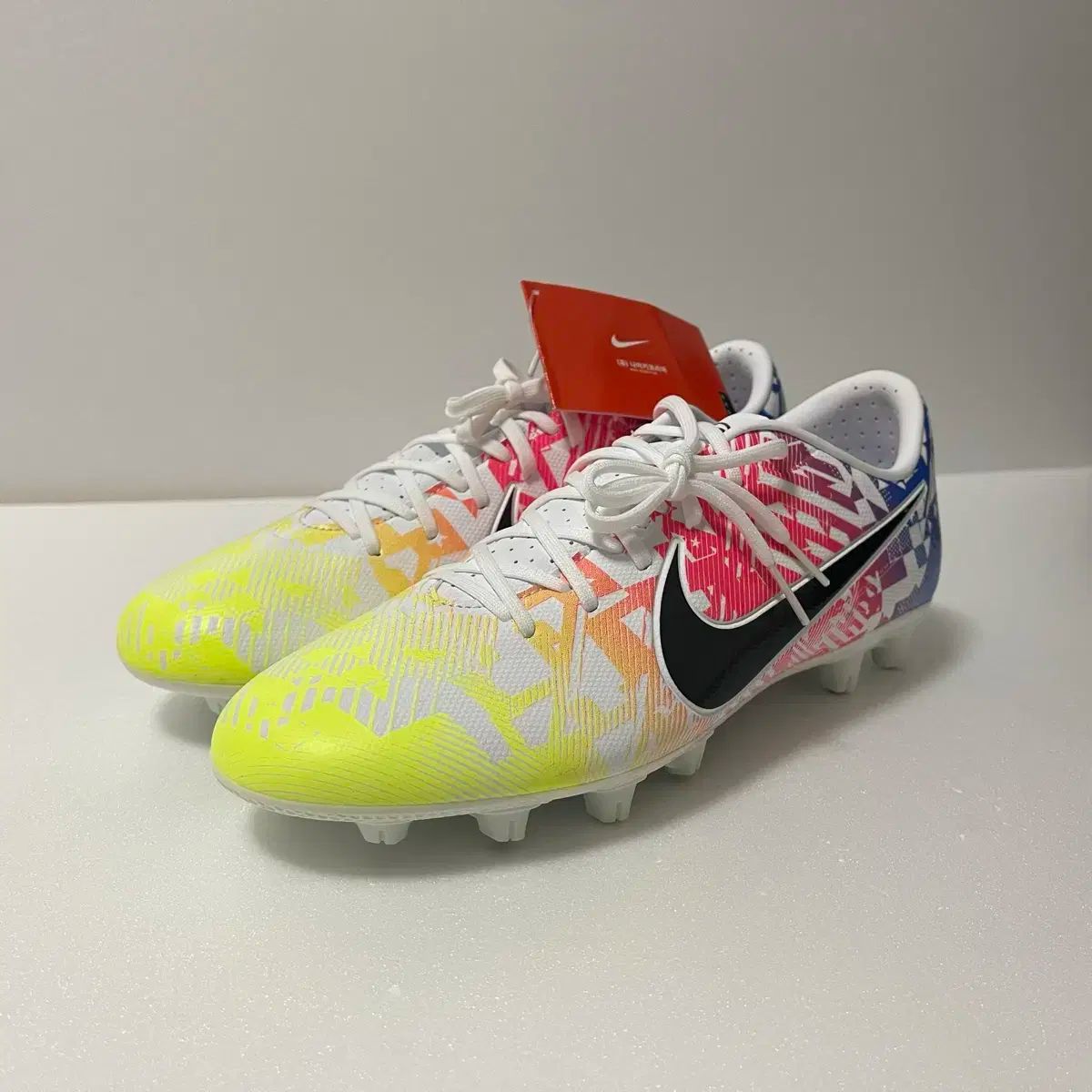 NIKE(ナイキ) マーキュリアル ヴェイパー 13 ネイマール NJR HG 255 新品