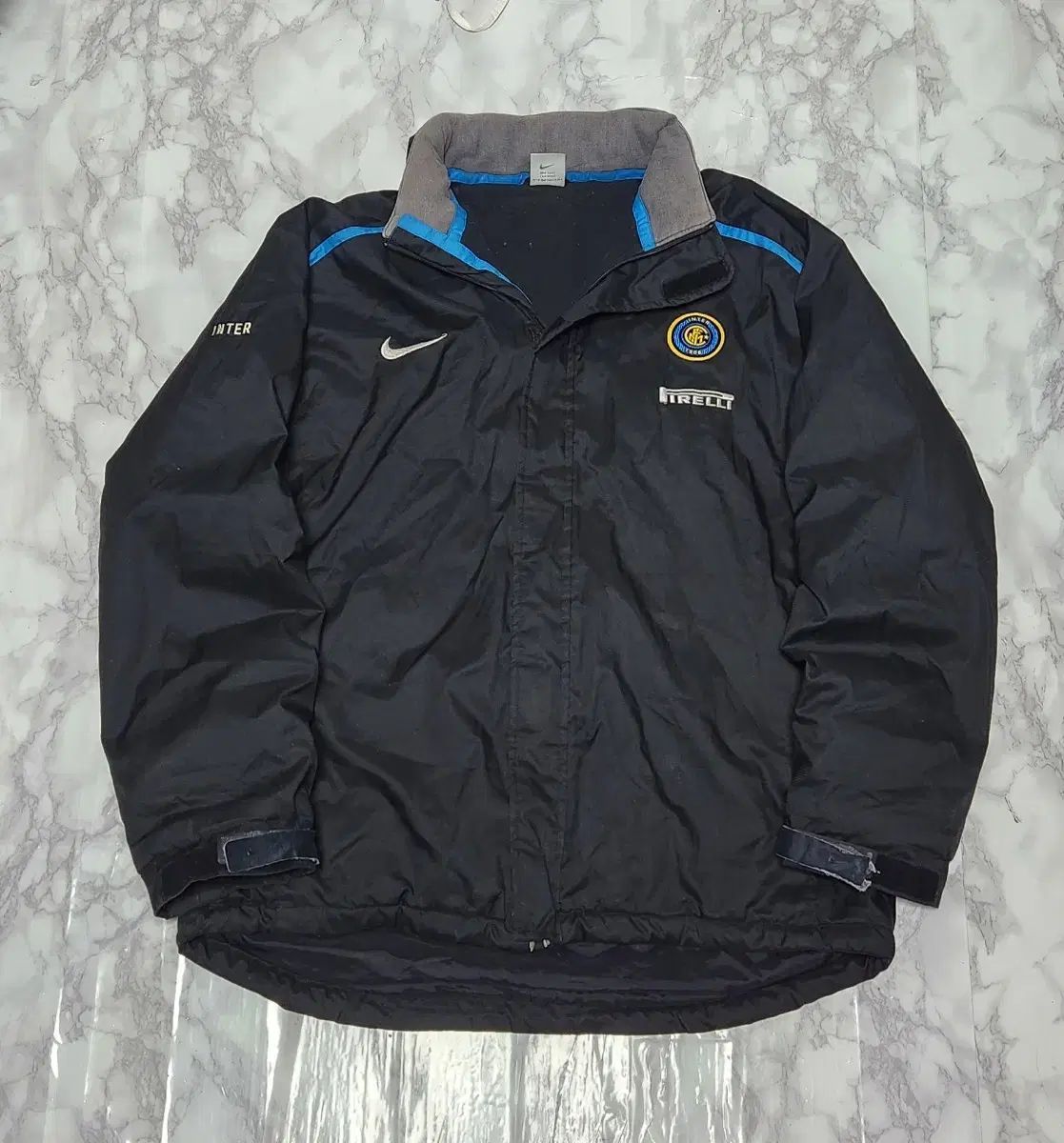 ナイキ インテル・ミラン 06-07 ダウン アウター ジャケット - メルカリ
