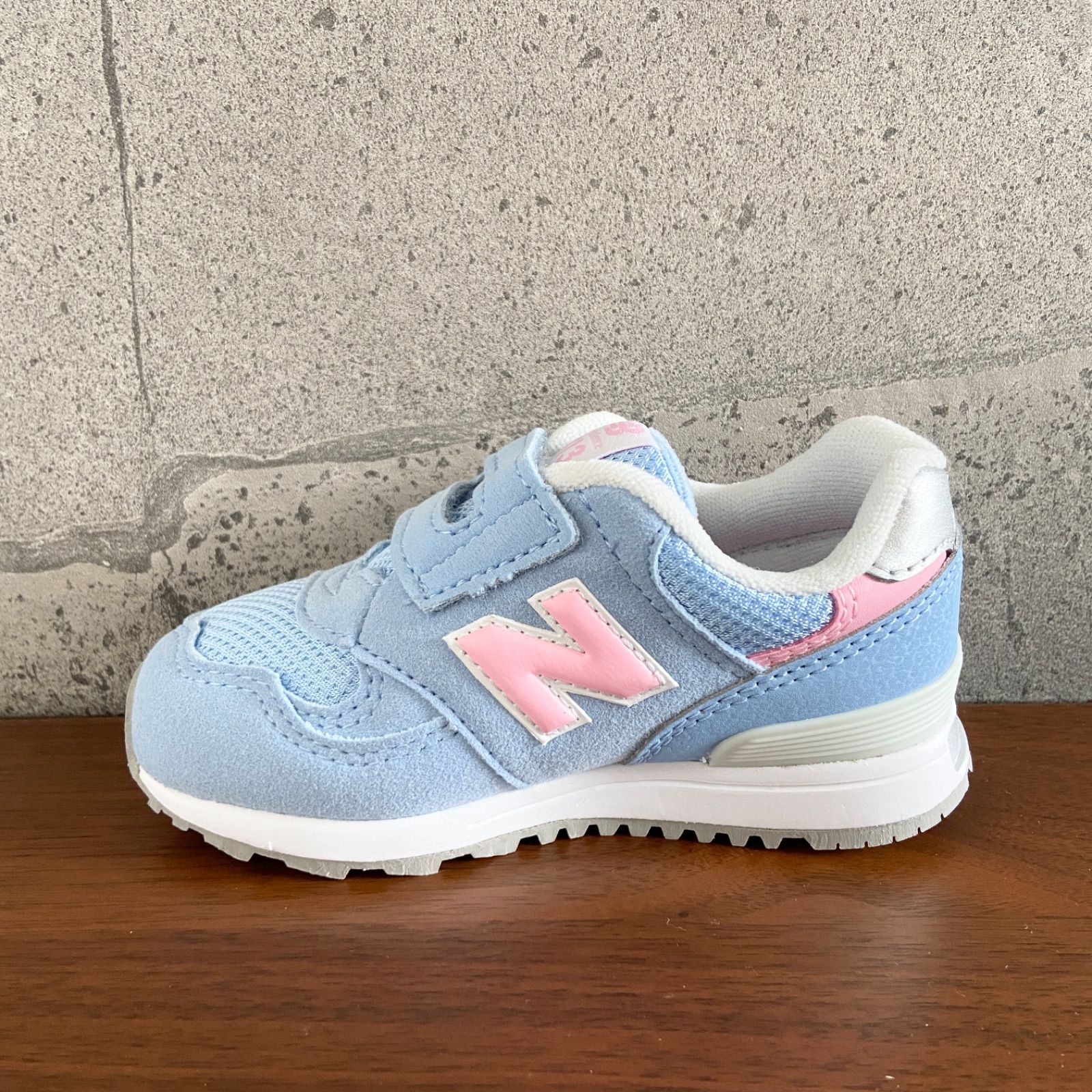 SALE/67%OFF】 ニューバランス スニーカー IO313 ブラック キッズ 18