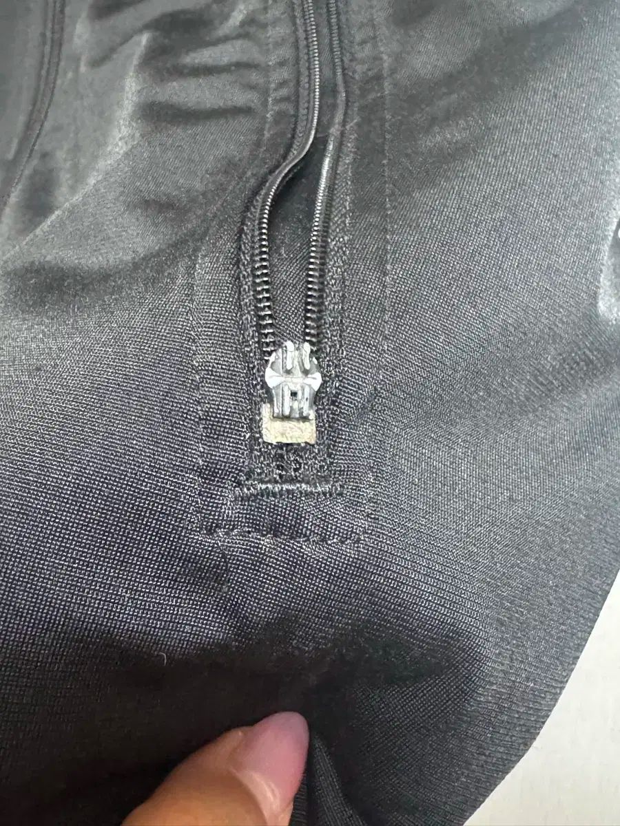 adidas アディダス