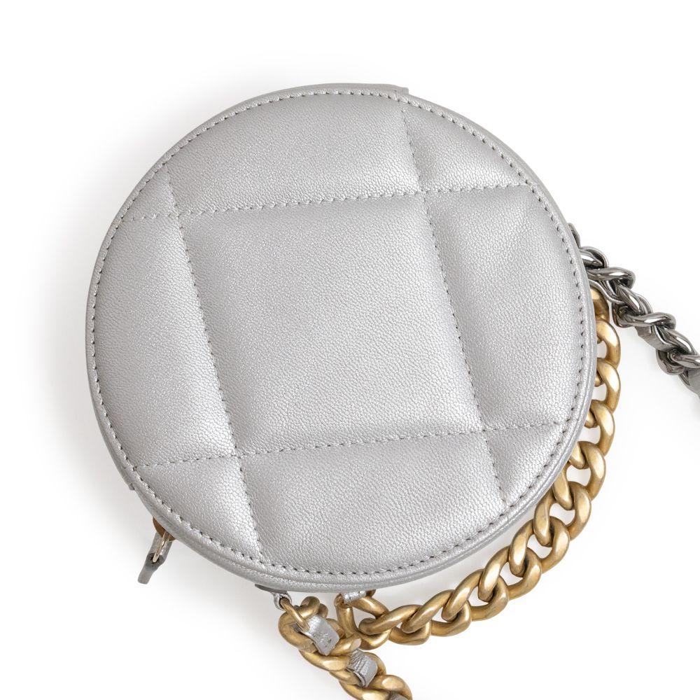 CHANEL シャネル クラッチバッグ マトラッセ ラムスキン シルバー金具 送料・代引手数料無料】 ◇ 【未使用展示品】 シャネル