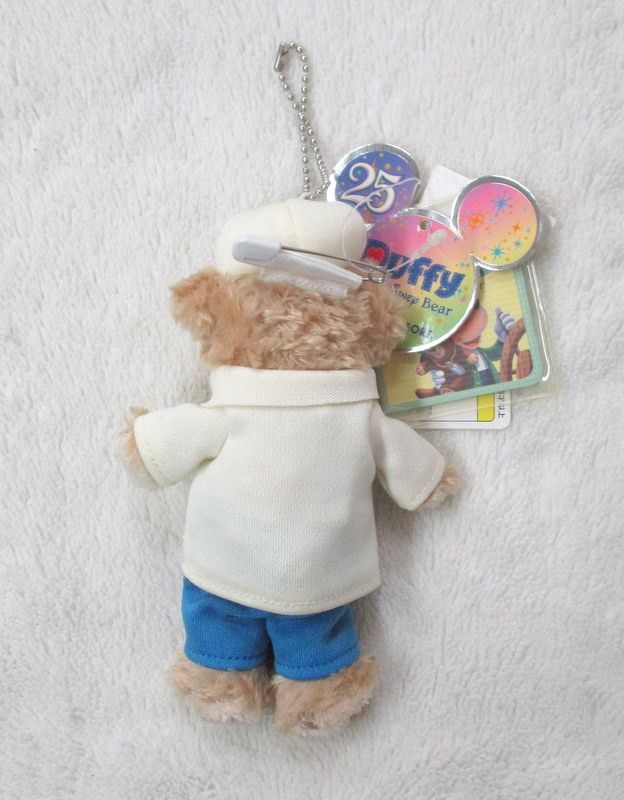 ディズニーシー　25周年　ダッフィー　グッドタイムカフェ　ぬいぐるみバッジ ダッフィーぬいぐるみバッジ（ホワイト・ウィンタータイム