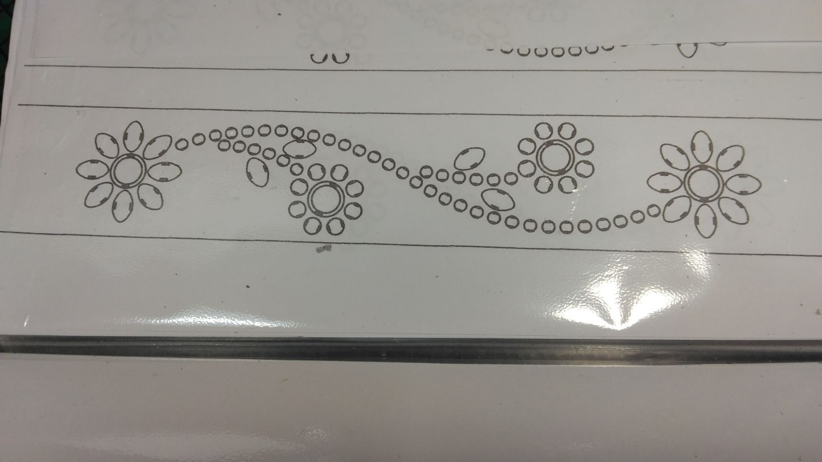 フラワースタッズベルト ニッケル