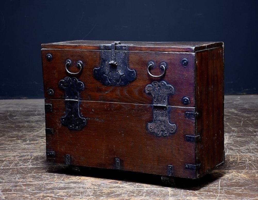 蔵A5456b 朝鮮古美術 松造 鉄金具 バンダジ 李朝家具 小ぶり