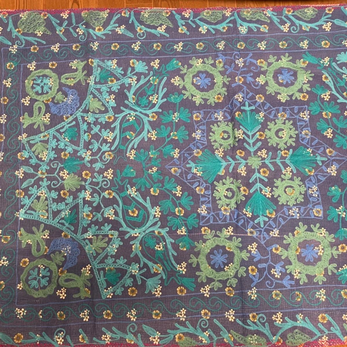 スザニ刺繍