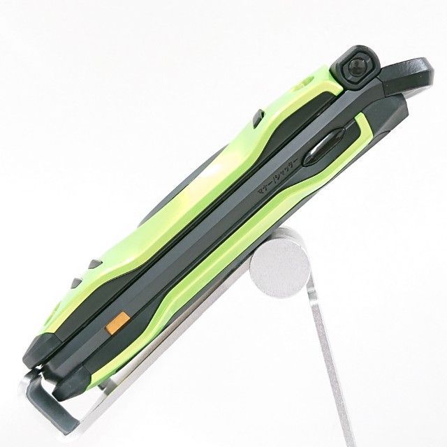 外観　新品同様　G'zOne TYPE-XX KYY31 リキッドグリーン KYOCERA 美品 G'zOne TYPE-XX KYY31 SIMフリー リキッドグリーン