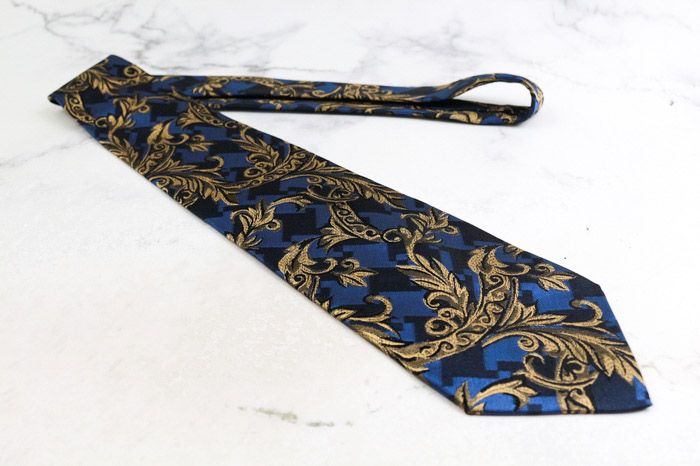 ジャンニ・ヴェルサーチ ブランドネクタイ 総柄 リーフ柄 格子柄 シルク イタリア製 PO メンズ ネイビー Gianni Versace ジャンニ・ヴェルサーチ ブランド ネクタイ 総柄 リーフ柄 格子柄