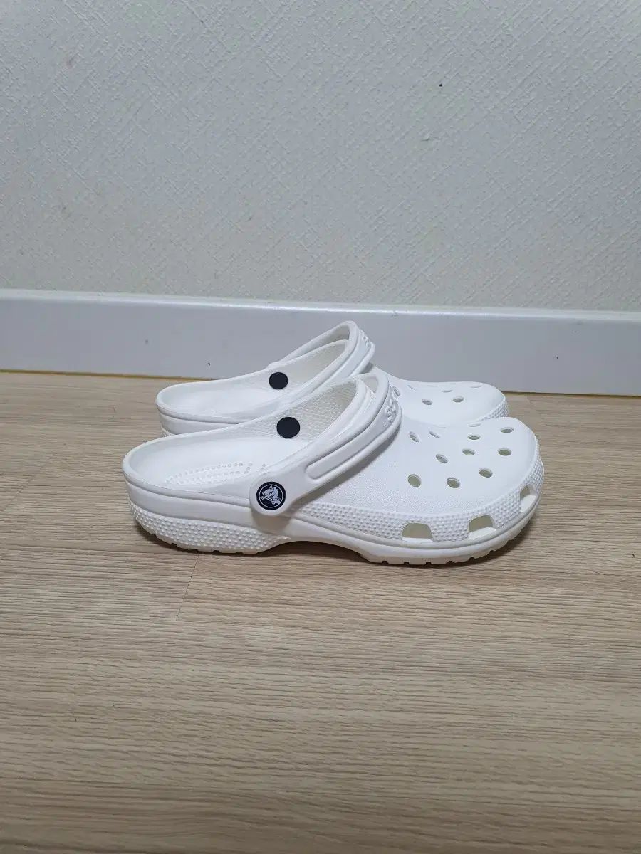 【雷市場（ポンジャン）商品韓国直送】crocs(クロックス) サンダル スリッパ サイズ 260