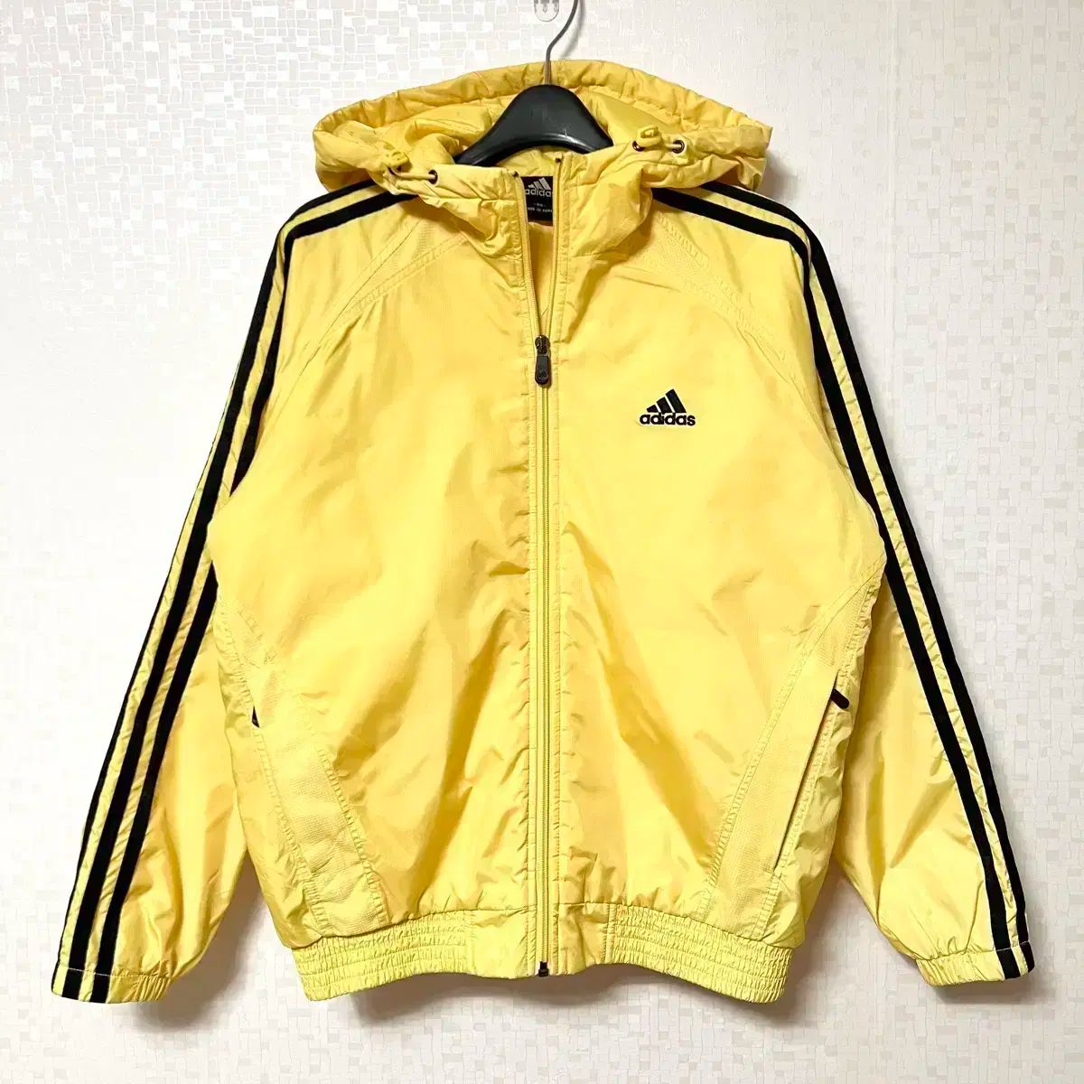 XS 85 adidas(アディダス) 3本線 ダウンジャケット ジャケット 黄色