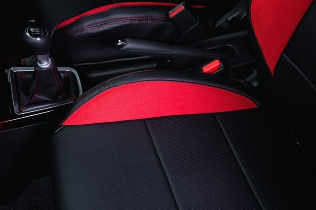 G-Bring ZC33S スイフトスポーツ H29 9－ 用スポーツシートカバー ブラック＆レッド スウェード調