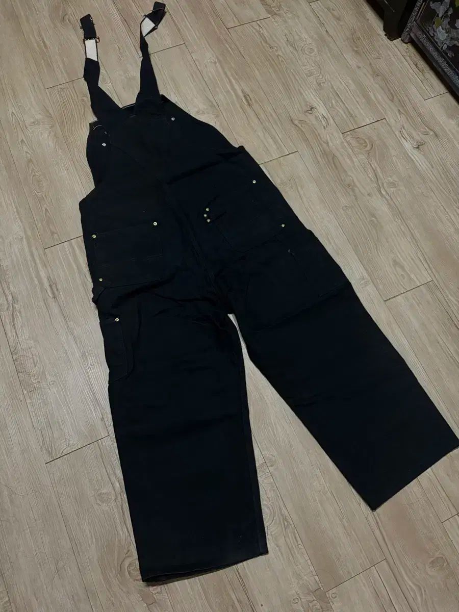 カーハート ブラック