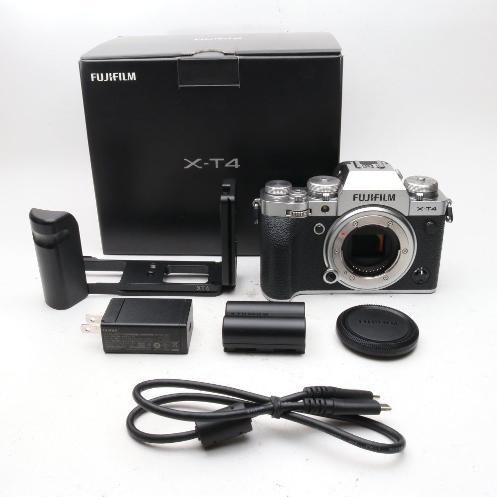 富士フイルム FUJIFILM ミラーレス一眼カメラ X-T4ボディ シルバー X-T4-S