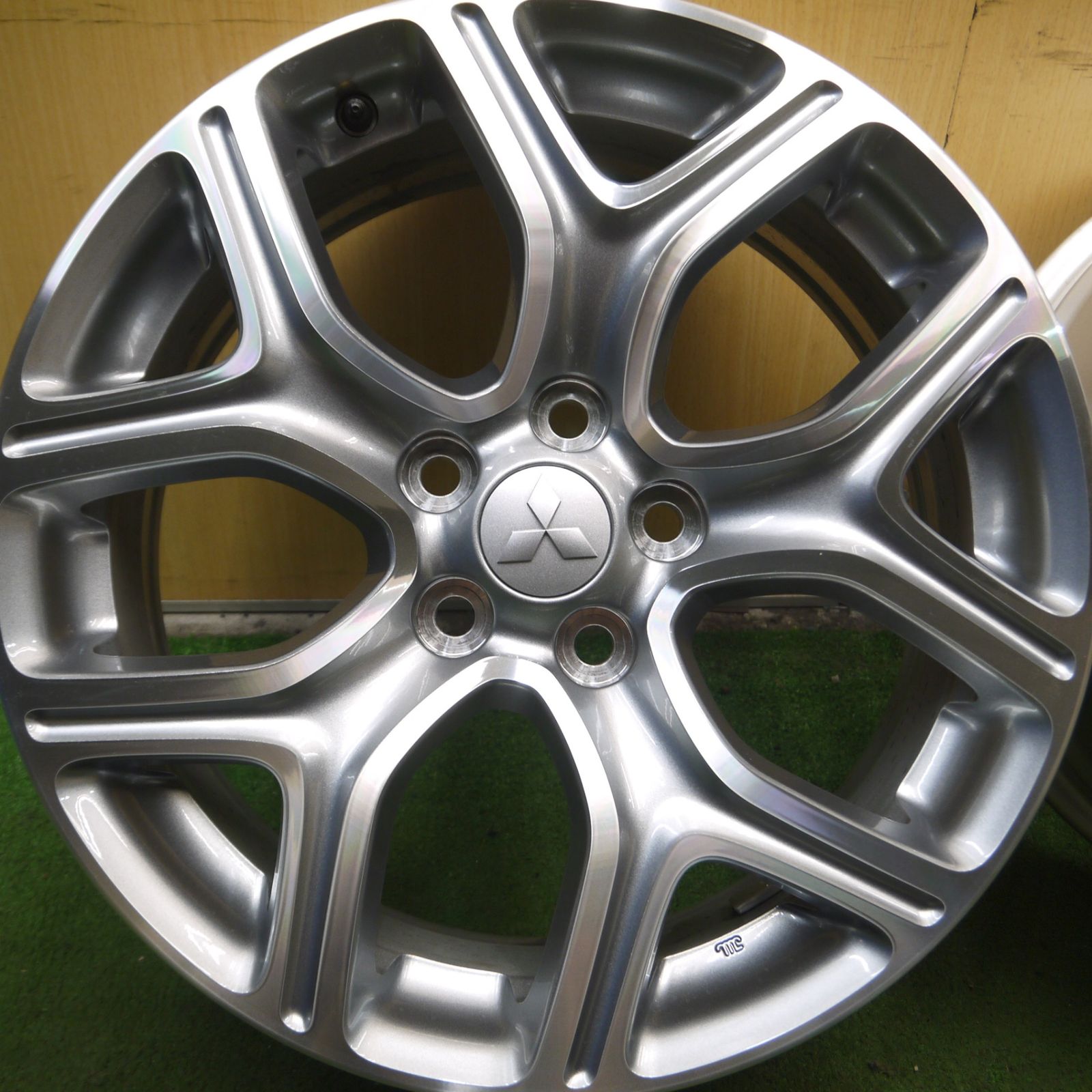 MITSUBISHI アウトランダー PHEV 純正18インチ×7J +38 DL LE MANS V 225⁄55R18夏タイヤ三菱 アウトランダーPHEV 純正