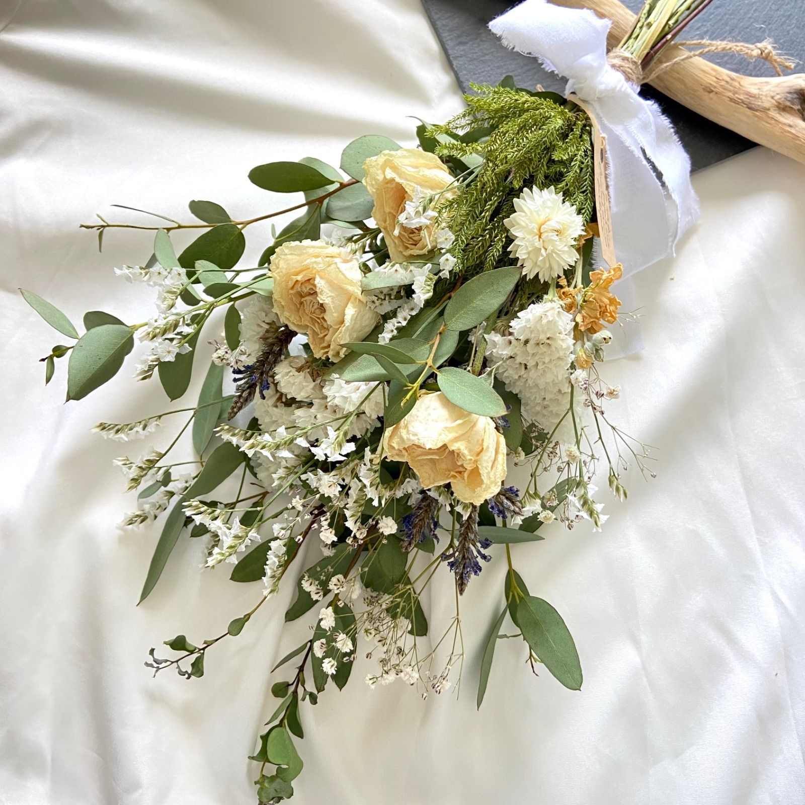 ●売却済● 桜色のスターチスとユーカリの小さめスワッグ　(約26cm) ○売却済○ 桜色のスターチスとユーカリの小さめスワッグ (約26cm