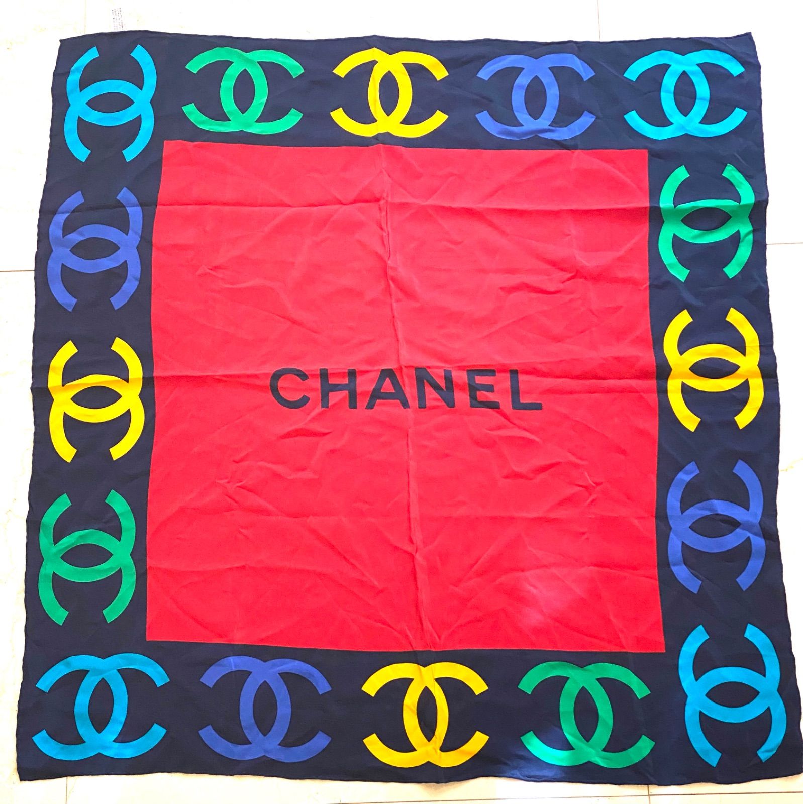 CHANEL シルクスカーフ 多色花柄 赤 CHANEL シャネル 宝石柄 ジュエリー フラワー ロゴ シルク