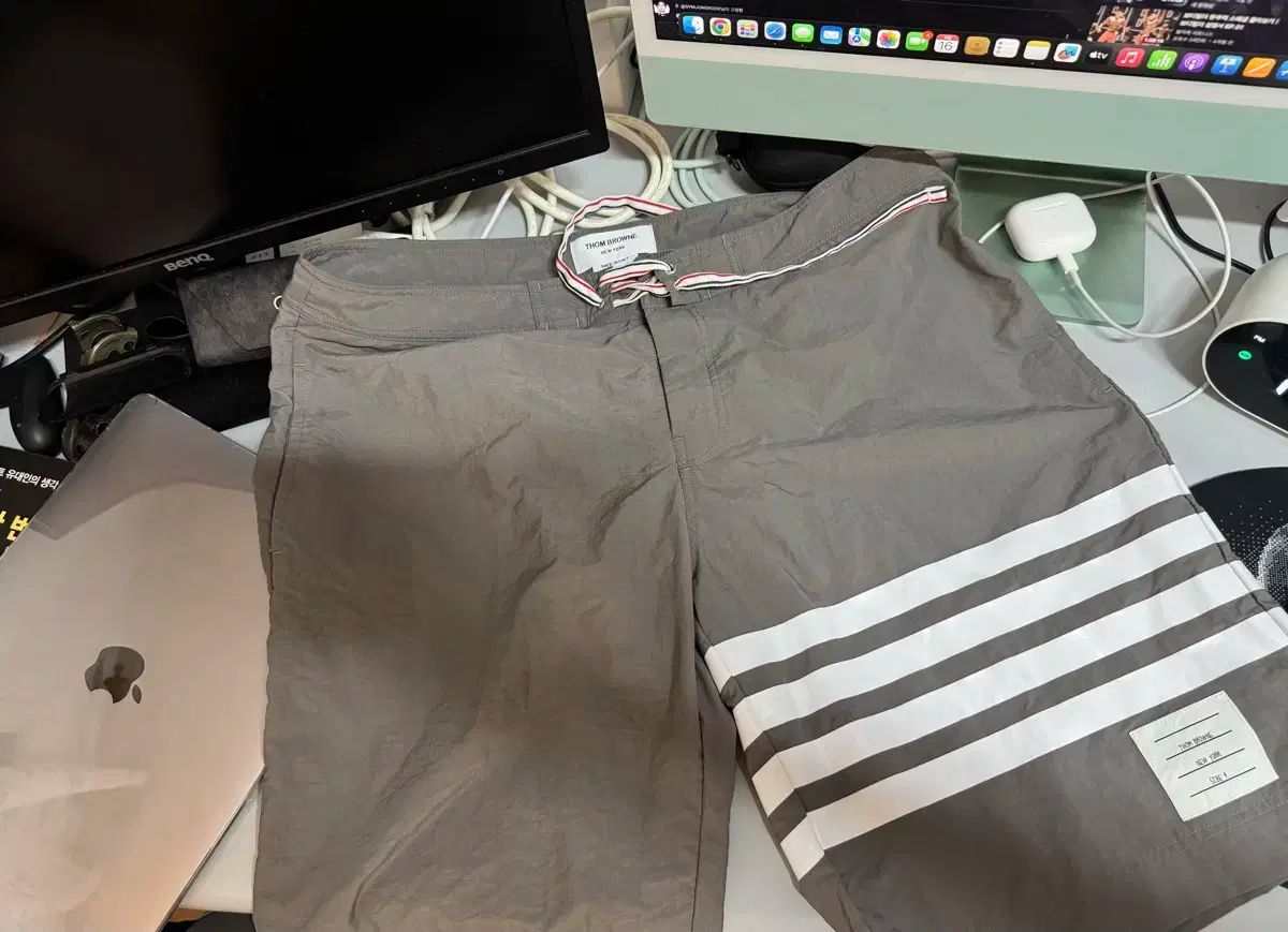 着用回数 1 寿司 Thom Browne トム ブラウン 4 ライン スイムパンツ サイズ