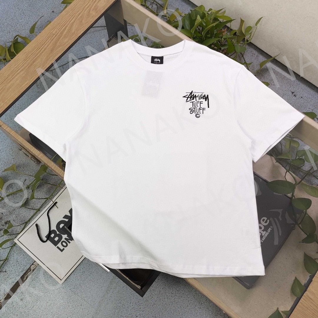 上品コーデはコレで安心！ Stussy ユニークグラフィック Tシャツ ホワイト ブラック - メルカリ トップス