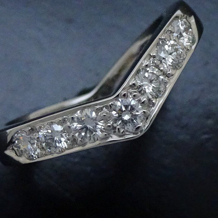 TIFFANY&Co. ティファニー Vバンド リング 指輪 7Pダイヤモンド TIFFANY&Co. ティファニー Vバンド リング 指輪 7Pダイヤモンド