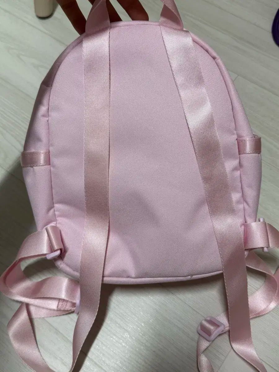 ピンク