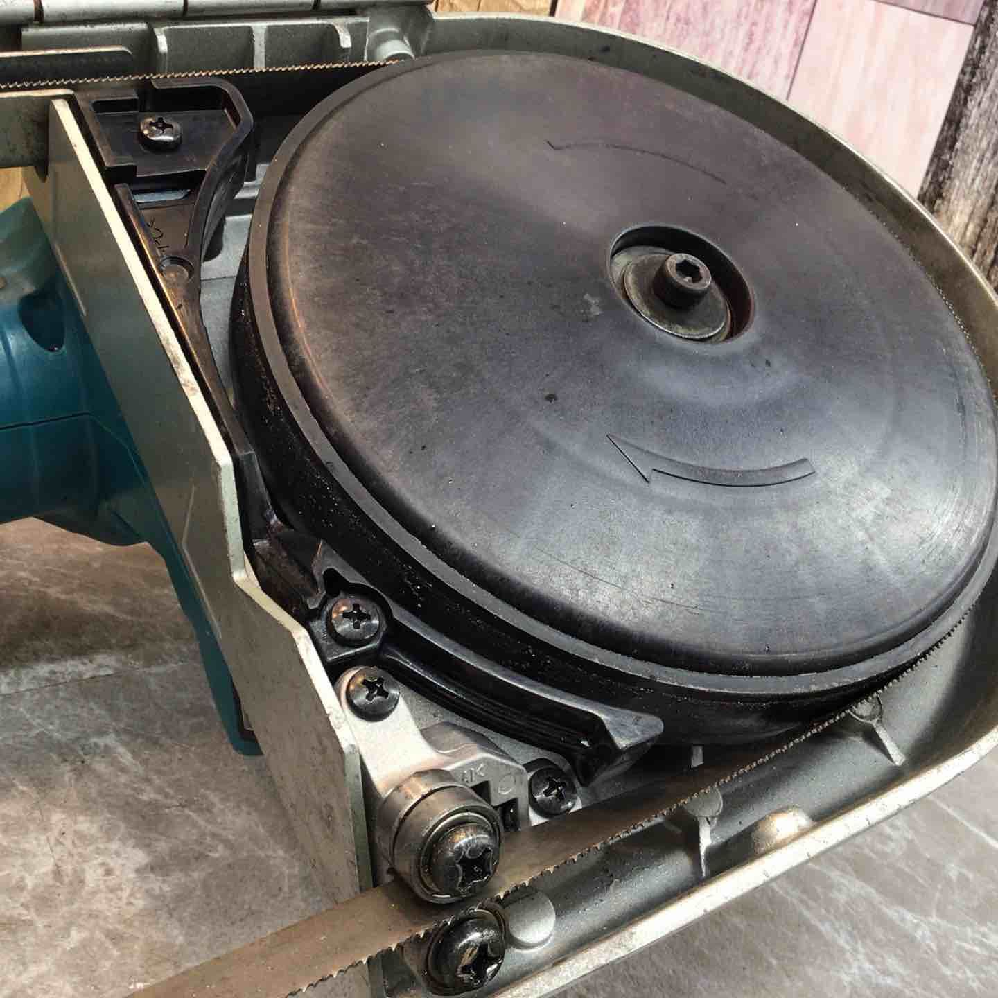 makita コードレスバンドソー