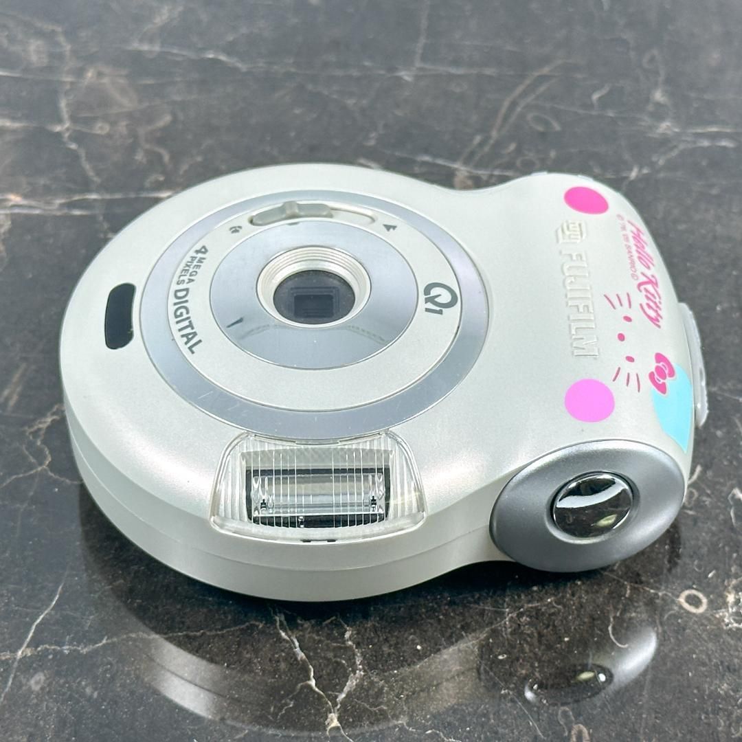 FUJIFILM Hello Kitty Q1 デジタルカメラ 激レア】FUJIFILM ハローキティ Q1 digital 単3電池駆動 - メルカリ