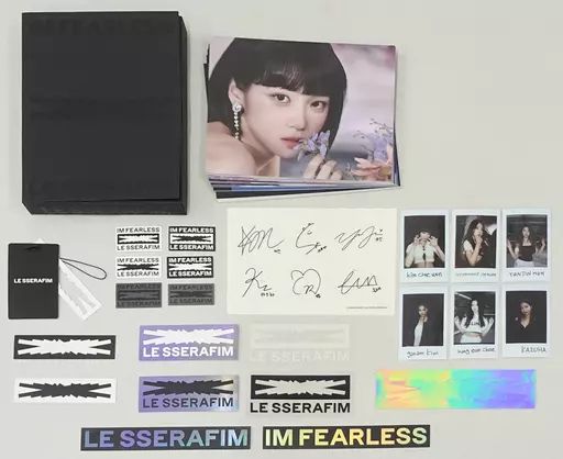 グッズセット　LE SSERAFIM The First Moment in Your Hands LE SSERAFIM 1st Mini Album 『FEARLESS』 Official Merch. Weverse Shop JAPAN限定 中古】グッズセット LE SSERAFIM The First Moment in Your